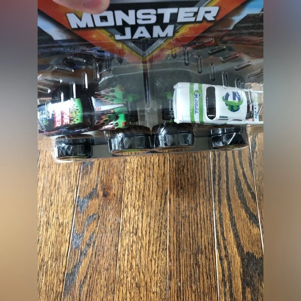 Monster Jam Monster Trucks Grave Digger vs. Avenger - Series 25 - 2-Pack - NEW!
